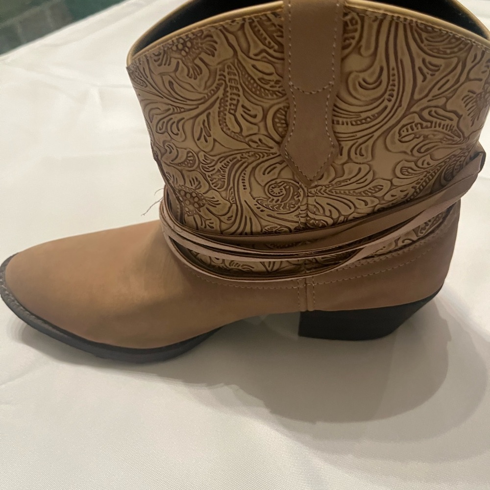 dingo Tan Women's Ankle Boots with Embossed Shaft - Picture 2 of 9